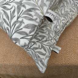 Handmade William Morris Willow Leaves Cotton Cushion Modern Natural Accent Throw Pillow - thumbnail 3