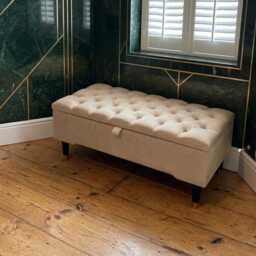 Plush Velvet Chesterfield Storage Ottoman Bench - Tufted Hidden Compartment Seating - thumbnail 2