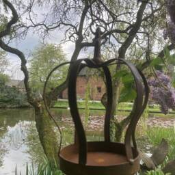 Garden Hanging Rusty Metal Crown Bird Feeder - thumbnail 3
