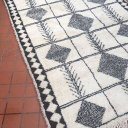 Beni Ourain Rug - Moroccan Handwoven Rug, Pure Wool, Ivory With Black Marks/168 X 248 cm 5.51 8.13 Ft Code 019 - thumbnail 2