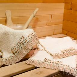 Towel With Ruffle - thumbnail 2