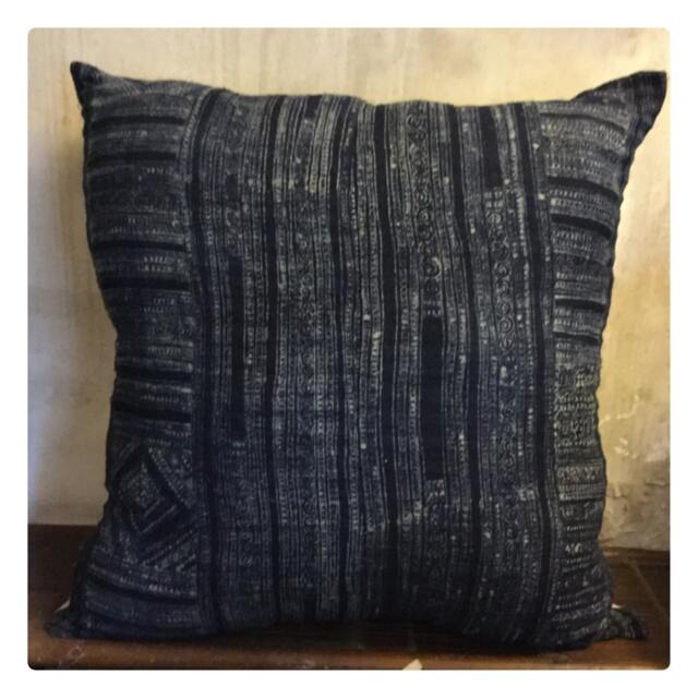 Vintage Handmade Tribal Hmong Batik Hemp Pillow Cover in The North Of Vietnam - image 1