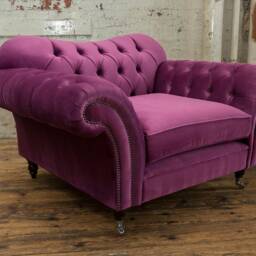 British Handmade Plush Purple Velvet Chesterfield Snuggle Chair - thumbnail 3