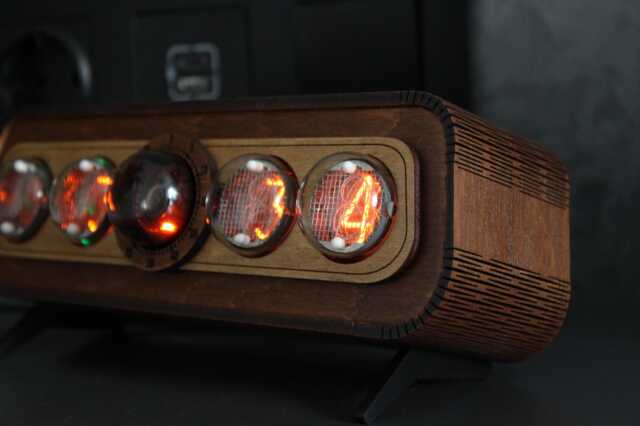 Large Nixie Tube Desk Clock In-4 + Dekatron Og-4, Walnut Case - image 1