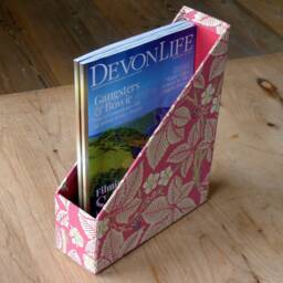 William Morris Magazine Holder Bramble Russet Red, Handmade in England - thumbnail 2
