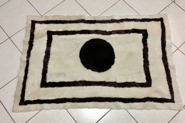 Beautiful Cream & Brown Sheepskin Mat. Luxury Rug - image 1