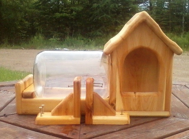 Fence Mount Gallon Glass Jar Squirrel Feeder Cedar Wood Tbnup 1 - image 1