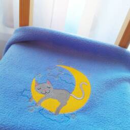 "Blue Baby Fleece Blanket With Embroidery ""Sleeping Cat"" & ""Cat On The Moon" - thumbnail 3