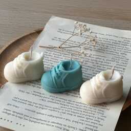 Handmade Soy Wax Baby Shoe Candle Favors Gender Reveal, Christening - thumbnail 3