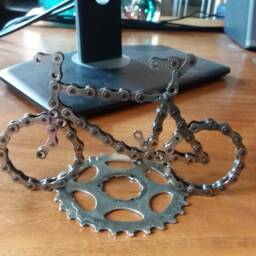 Mountain Bike With Sprocket Stand Made From Recycled Chain - thumbnail 4