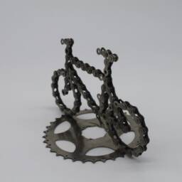 Mountain Bike With Sprocket Stand Made From Recycled Chain - thumbnail 2