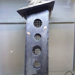 Bird Feeder Reclaimed Welsh Slate Garden Birds Peanuts - thumbnail 2