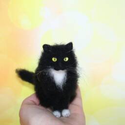 Miniature Needle Felted Cat. Black Kitty. Green/Yellow Eyes. Realistic Pet. Animal. Dollhouse Made To Order - thumbnail 4
