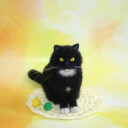 Miniature Needle Felted Cat. Black Kitty. Green/Yellow Eyes. Realistic Pet. Animal. Dollhouse Made To Order - thumbnail 2