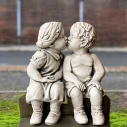Concrete Kissing Children Statue Stone Boy & Girl Sculpture Romantic Garden Decor Handmade Cement Love Figurine Outdoor Childhood Ornament - thumbnail 3