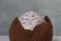 "Sculpture ""Egg" - thumbnail 1