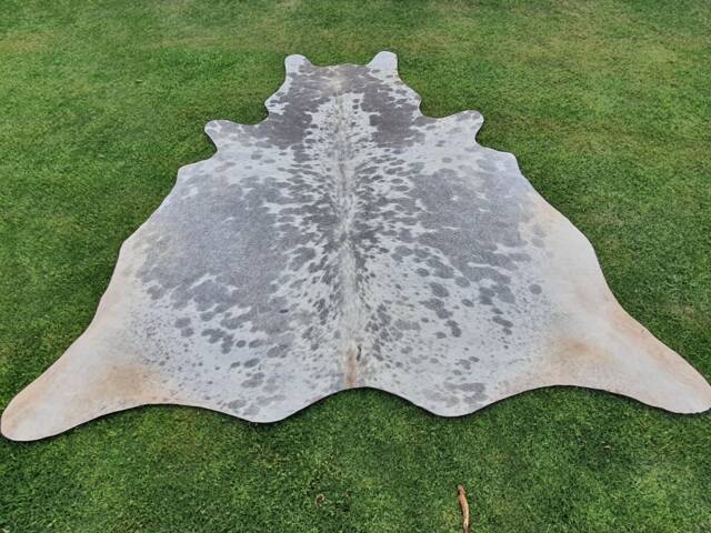 Cowhide Grey & White, Spotted/ Speckled Cow Skin Rug Gray & Living Room Area Rug, Decor Upholstery Leather, Carpet - image 1