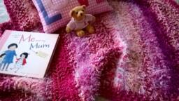 Textured Pink Crochet Throw Blanket, Cozy Home Decor - thumbnail 1