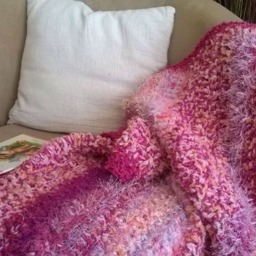 Textured Pink Crochet Throw Blanket, Cozy Home Decor - thumbnail 4
