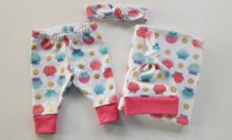 Seashells Swaddle Blanket & Newborn Hat. Leggings. Girl Coming Home Set. Photo Prop. Baby Shower Gift - thumbnail 1