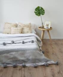 Artisan Pom Blanket - Handmade Moroccan Tassel Throw Cozy Bedroom Gift - thumbnail 1