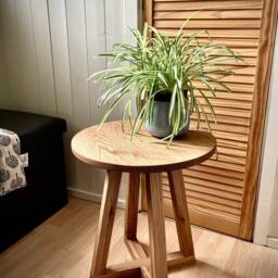 Scandinavian Furniture Handmade 50cm Round Oak Side Table - thumbnail 3