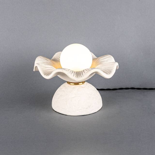 Rivale Table Lamp With Wavy Ceramic Shade, Matte White Striped 8.25 - image 1