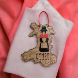 Welsh Lady Map Sign Oak & Acrylic Cymru Wall Decor - thumbnail 4