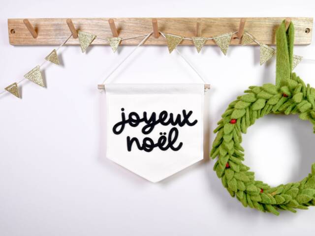 Joyeux No??l Mini Felt Christmas Wall Banner Festive Holiday Decor - image 1