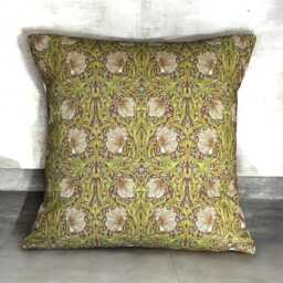 William Morris Pimpernel Crimson Green Cushion Cover Arts & Crafts 16 - thumbnail 1