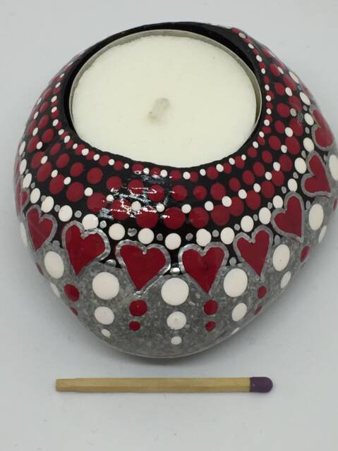 Mandalastein Tea Light Holder Red Hearts - image 1