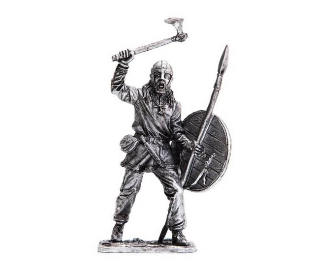 Tin 54mm Viking With Spear & Axe 9-10 Century - image 1