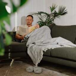 Wool Plaid With Sirtaki Pattern - Soft & Warm Blanket, Perfect Gift, Handmade in Eu - thumbnail 2