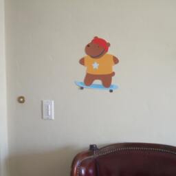 Skateboard Bear Vinyl Wall Decal - Kids Nursery Decoration - thumbnail 3