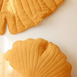 "Linen Ginkgo Leaf Mat ""Mango" - thumbnail 3