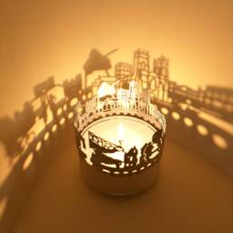 York Skyline Shadow Play - Beautiful Candle Attachment With Iconic Silhouettes, Perfect Souvenir For Fans Of York - thumbnail 2