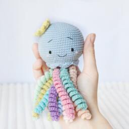 Jellyfish Baby Rattle Neutral Nursery Handmade Soft Sensory Toy For Newborn Shower Gift - thumbnail 3