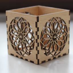 Rosette - Rose Window Wooden Tea Light Holder/Lantern - thumbnail 2
