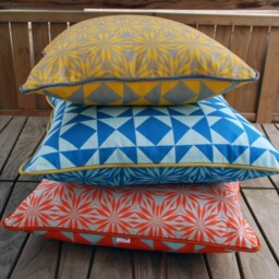 Geometric Flowers Cushion in Light Weight Canvas 55% Linen 45 Cotton Hidden Zipper, With Or Without Feather Pillow - thumbnail 3