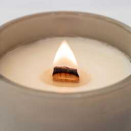 Clear Quartz Soy Candle, Wooden Wick Intuition Aromatherapy, Hand Poured Sage Violet Amber - thumbnail 3