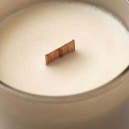 Clear Quartz Soy Candle, Wooden Wick Intuition Aromatherapy, Hand Poured Sage Violet Amber - thumbnail 4