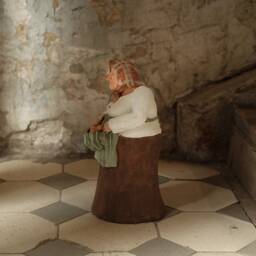 Saleswoman I - White - thumbnail 3