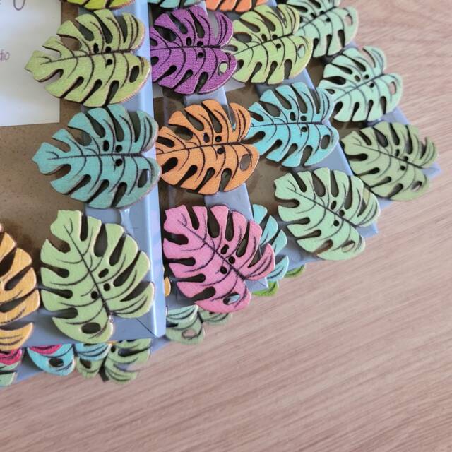 Colourful Wooden Leaf Button Photo Frame 4 X 6 Inches - image 1