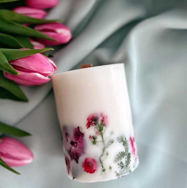 Large Scented Pillar Candle, Candle Gift For Her, Dried Flower in A Box, Gift Idea Women, Long Lasting Candle, Birthday - image 1