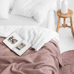 Woodrose Waffle Linen Blanket - Soft Dusty Pink Bed Throw For Queen Or King Cozy Bedspread Minimalist Farmhouse Decor - thumbnail 3