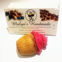 Handmade Cupcake Business Card Holder - Polymer Clay Bakery Decor - thumbnail 2