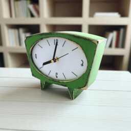 Green Wooden Desk Clock Silent Small Mid Century Vintage Decor - thumbnail 4