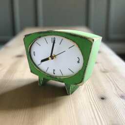 Green Wood Desk Clock Vintage Style, Silent Movement - thumbnail 2