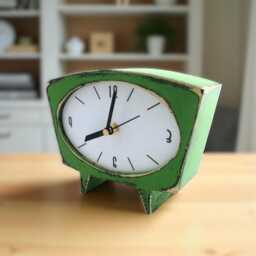 Green Wooden Desk Clock Silent Small Mid Century Vintage Decor - thumbnail 2
