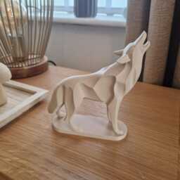 Minimalist Howling Wolf Sculpture Modern Home Decor - thumbnail 2